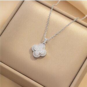 Moderate Luxury Star Geometric Stainless Steel Diamond Inlay Necklaces silver